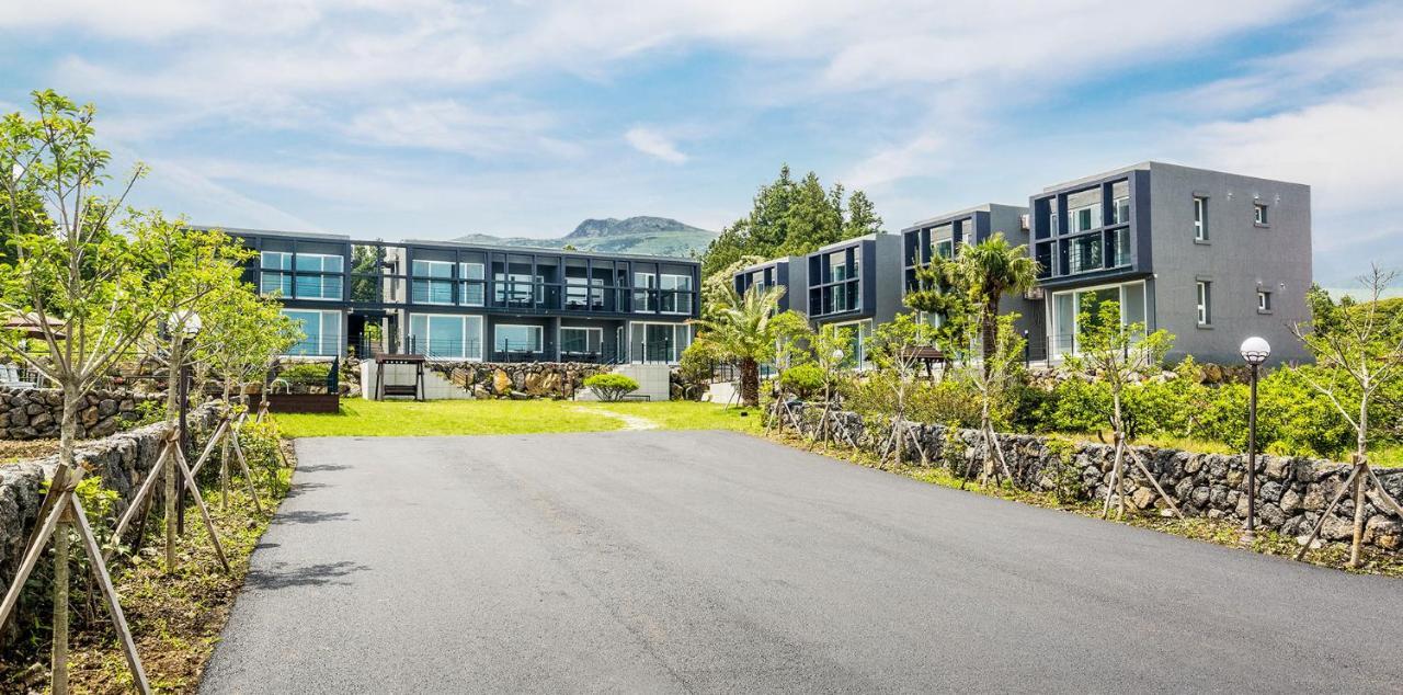 Donnaeko Pension Seogwipo Exterior photo