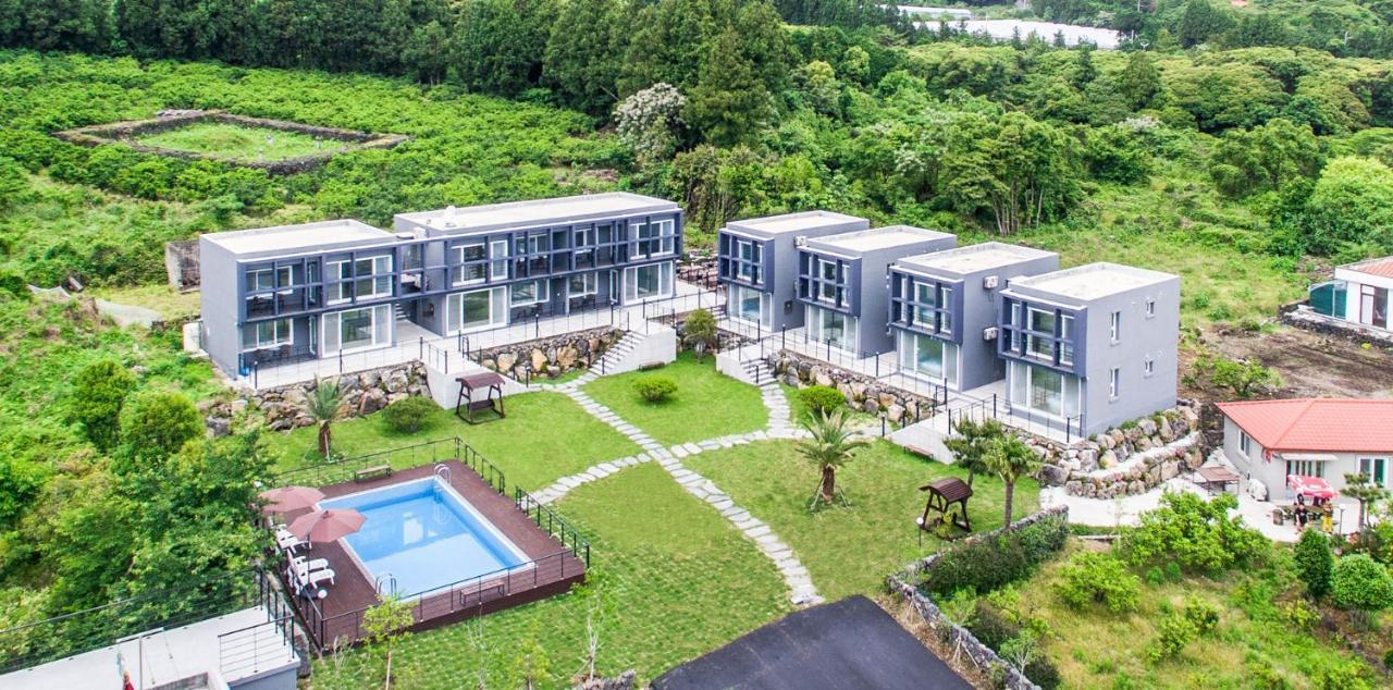 Donnaeko Pension Seogwipo Exterior photo